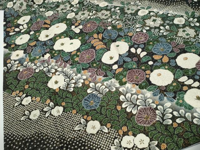 平和屋着物●訪問着　絞り　椿草花文　暈し染め　黒地　金通し地　ロング丈　正絹　逸品　CABE3169yc_3