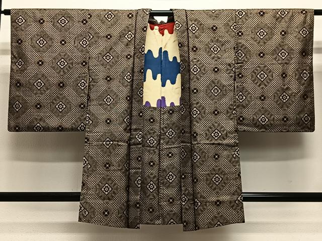 161 着物リメイク 正絹 本場大島紬 花菱文 ロングコート ウエストリボン付 平和屋着物∞本場大島紬 龍郷絣 羽織 花菱文 正絹 逸品 CABE4881ua