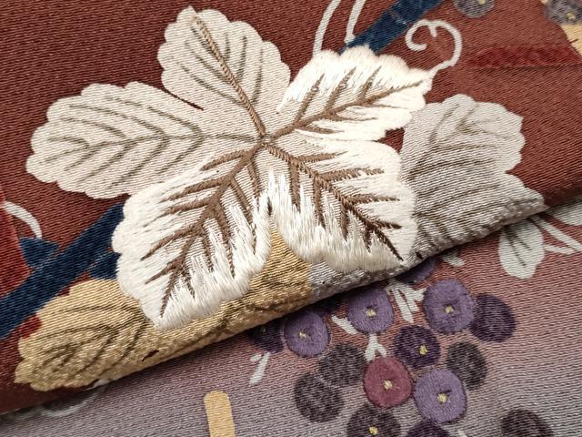 平和屋着物●ファッションデザイナー 花井幸子　訪問着　刺繍　リス　葡萄蔦の葉文　暈し染め　正絹　逸品　CABG3340tx_5