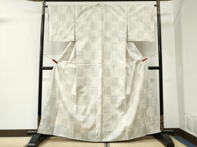 平和屋着物○本場大島紬 白大島 市松亀甲草花文 正絹 逸品 CABI2409yc