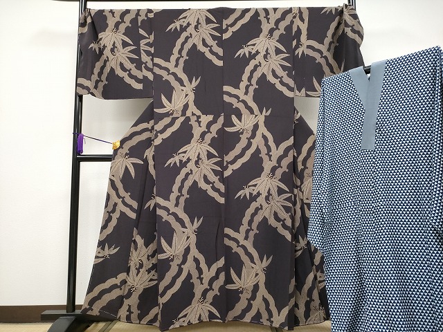 平和屋本店■極上　男性　小紋・長襦袢セット　雪輪笹文　黒紅色地　逸品　未使用　CYAA1499s5