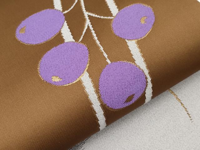 平和屋着物○龍村平蔵製 六通柄 本袋帯 唐織 モール一房文 鳥の子色 金