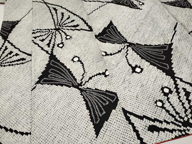 平和屋本店□極上 本疋田絞り 振袖 舞蝶文 黒地 逸品 CYAA3031s5