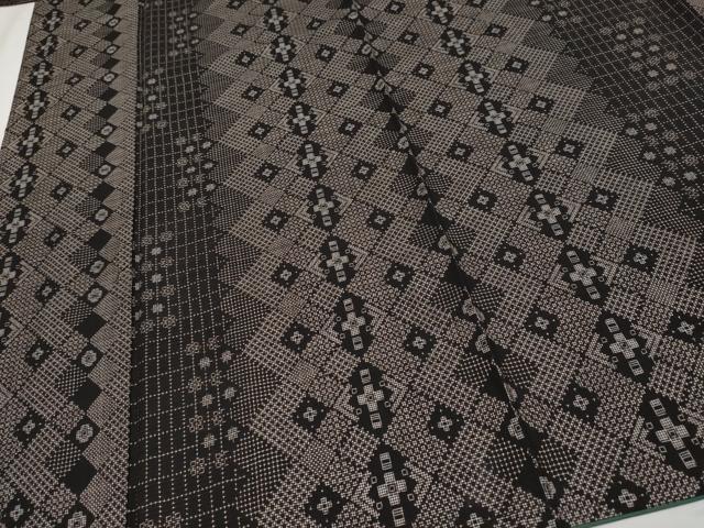 平和屋本店■極上　本場大島紬　現代龍郷絣　7マルキ　泥染め　菱繋ぎ　岡江織物謹製　証紙付き　逸品　CYAA3274s5 平和屋本店□極上 本場大島紬 現代龍郷絣 7マルキ 泥染め 菱繋ぎ