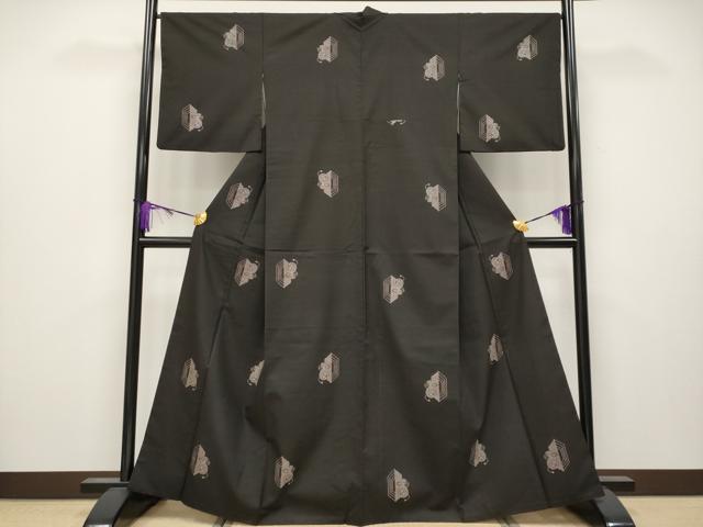 平和屋着物■極上　本場大島紬　9マルキ　地空き　亀甲仕覆花文　逸品　CYAA3807s5 平和屋着物□極上 本場大島紬 9マルキ 地空き 亀甲仕覆花文