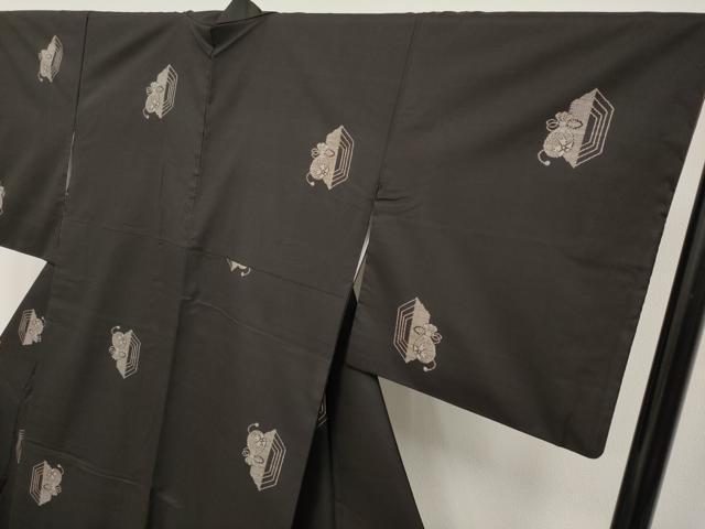 平和屋着物■極上　本場大島紬　9マルキ　地空き　亀甲仕覆花文　逸品　CYAA3807s5 平和屋着物□極上 本場大島紬 9マルキ 地空き 亀甲仕覆花文