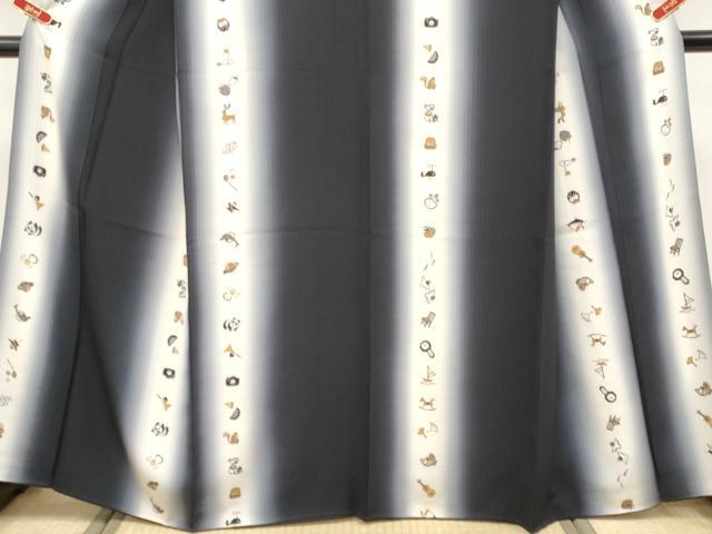 平和屋着物●極上　小紋　動物楽器玩具文　暈し染め　黒地　逸品　CYAA4385s6_4