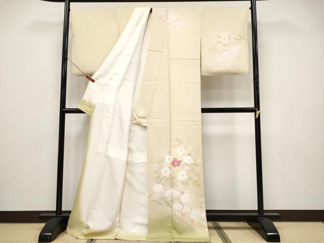 平和屋着物●極上　訪問着　作家物　手描き　刺繍　枝花文　暈し染め　金銀彩　蜂蜜色地　逸品　CYAA4497s6_1