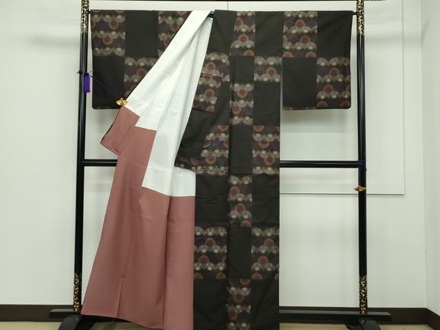 平和屋本店■極上　本場大島紬　小大丸　泥染め　７マルキ　兎　市松文様　平田つむぎ謹製　証紙・たとう紙付き　逸品　CZAA1150s5 平和屋本店□極上 本場大島紬 小大丸 泥染め 7マルキ 兎 市松文様