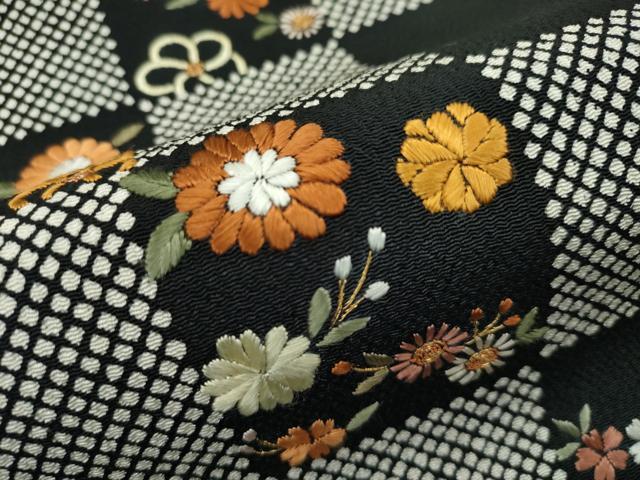 平和屋本店□極上 つけ帯 総刺繍 駒刺繍 市松花文 黒地 鬼