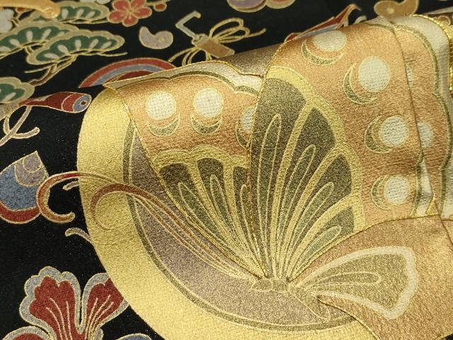平和屋本店□極上 振袖 駒刺繍 立波舞蝶宝尽くし文 黒地 金彩 逸品