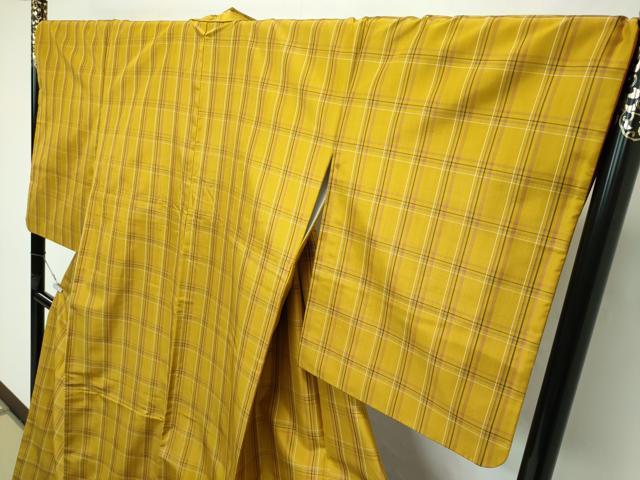 平和屋着物●本場黄八丈　平織　紬　格子　三越扱い　正絹　逸品　未使用　AAAU8409zg 平和屋着物○本場黄八丈 平織 紬 格子 三越扱い 正絹 逸品 未使用