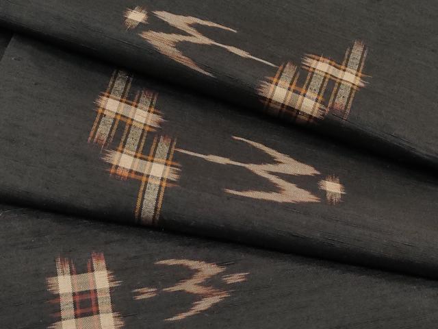 平和屋着物■極上　国指定重要無形文化財　本場久米島紬　手織り　米沢琉球紬　米流　大丸扱い　逸品　CZAA2861s5