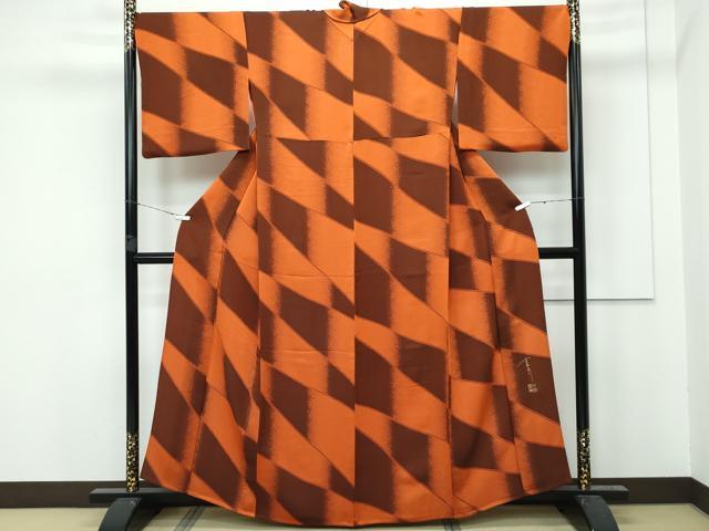 平和屋本店■極上　キモノデザイナー　斉藤上太郎　お召　単衣　幾何学文様　黄櫨染色地　絹麿　反端付き　逸品　CZAA3098s5