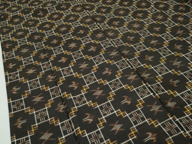 平和屋着物□極上 国指定重要無形文化財 本場久米島紬 黒地