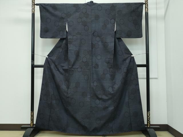 平和屋着物■極上　本場結城紬　重要無形文化財　100亀甲　亀甲文様　逸品　CZAA3573s5