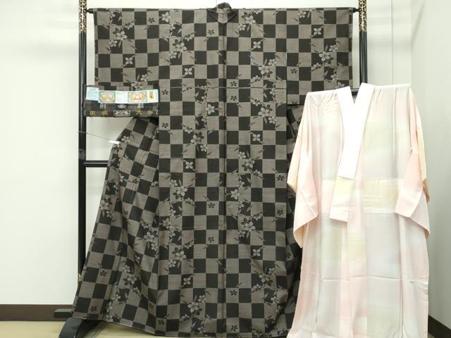 平和屋着物■極上　本場大島紬・長襦袢セット　泥染め　9マルキ　市松花文　くぼた謹製　証紙付き　京ぼかし　逸品　未使用　CZAA4021s5