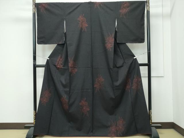 平和屋着物●極上　本場結城紬　重要無形文化財　100亀甲　草花文　黒地　逸品　未使用　CZAA5064s6