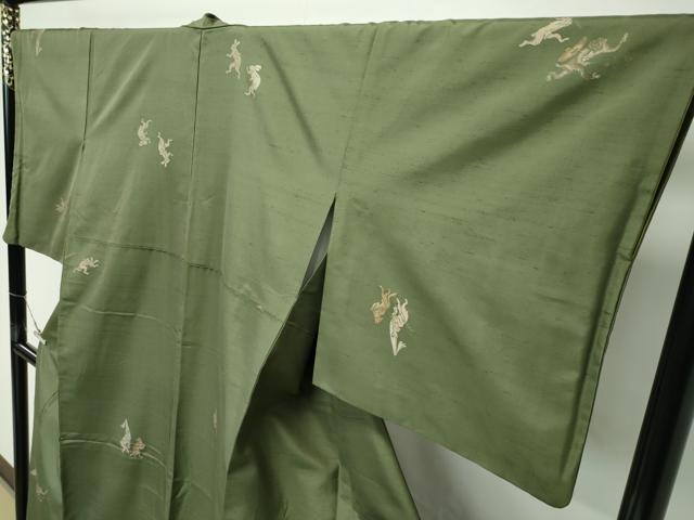 平和屋着物●極上　京の名門・菱屋六右ェ門　紬　鳥獣戯画　海松色地　逸品　CZAA5386s6_3