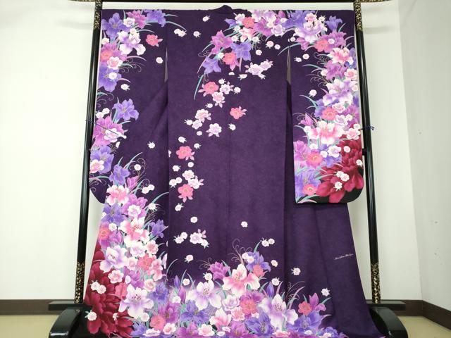 平和屋着物●豪華振袖　刺繍　草花文　暈し染め　金彩　銀通し地　正絹　逸品　DAAQ2859ps