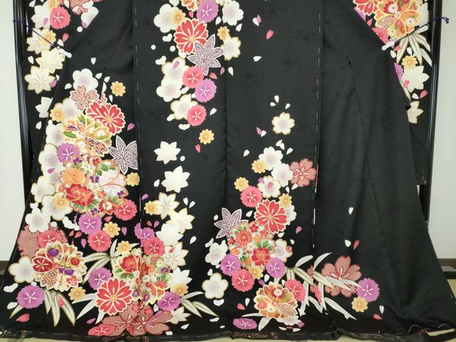平和屋着物●豪華振袖　駒刺繍　椿姫　吉祥花文　黒地　金彩　仮絵羽　逸品　未使用　DAAQ2892ps 平和屋着物○豪華振袖 駒刺繍 椿姫 吉祥花文 黒地 金彩 仮絵