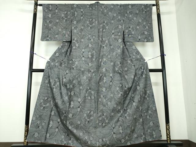 平和屋着物○本場大島紬 9マルキ 変わり格子花文 正絹 逸品 DAAW5011ud