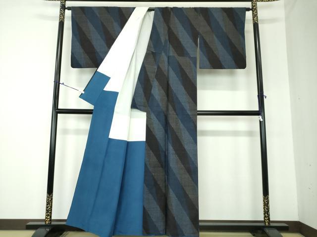 平和屋着物○本場結城紬 重要無形文化財 80亀甲 斜線文 正絹 逸品