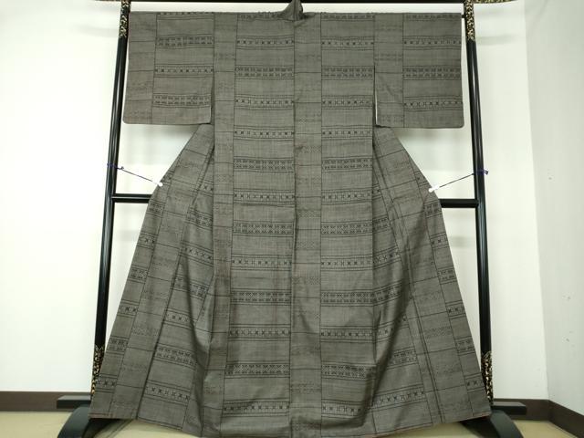 平和屋着物●本場大島紬　9マルキ　横段花菱文　正絹　逸品　DAAQ3463ps 平和屋着物○本場大島紬 9マルキ 横段花菱文 正絹 逸品 DAAQ3463ps