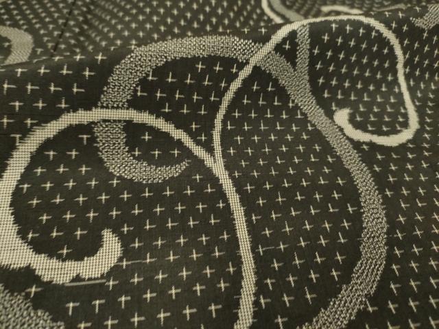 平和屋着物▽上質な紬　単衣　唐草文　黒地　正絹　逸品　DAAQ3596az
