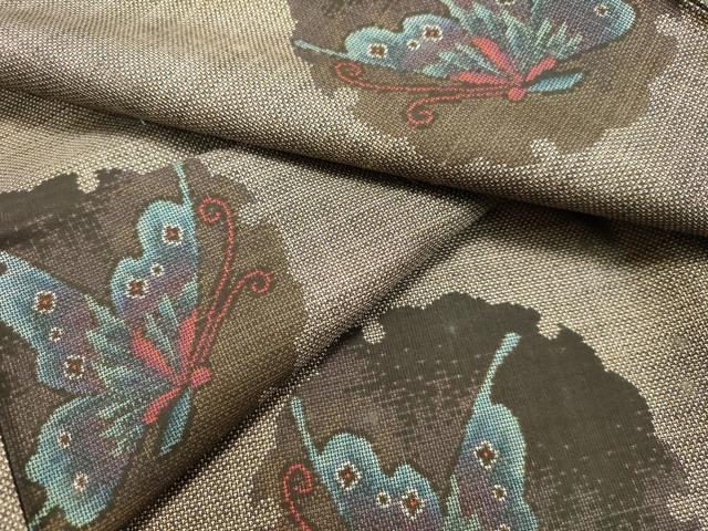 平和屋着物●本場大島紬　9マルキ　雪輪舞蝶文　正絹　逸品　DAAR4377tw