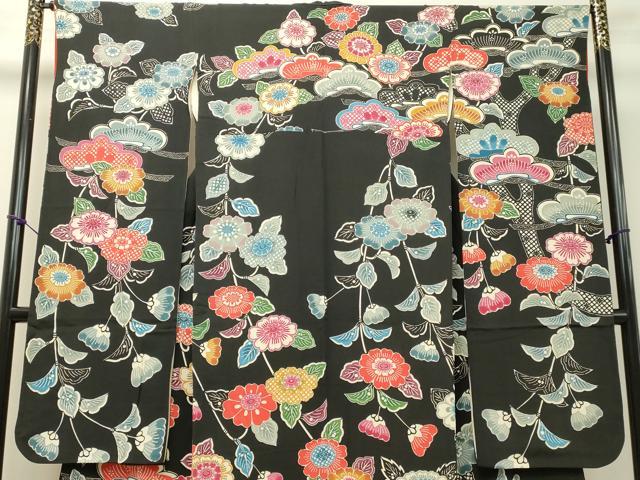 平和屋着物○豪華振袖 型染 草花松文 黒地 鬼しぼ縮緬 正絹 逸品 