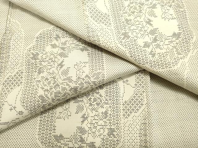 平和屋着物●本場大島紬　白大島　9マルキ　花絵皿文　正絹　逸品　DAAR4480tw