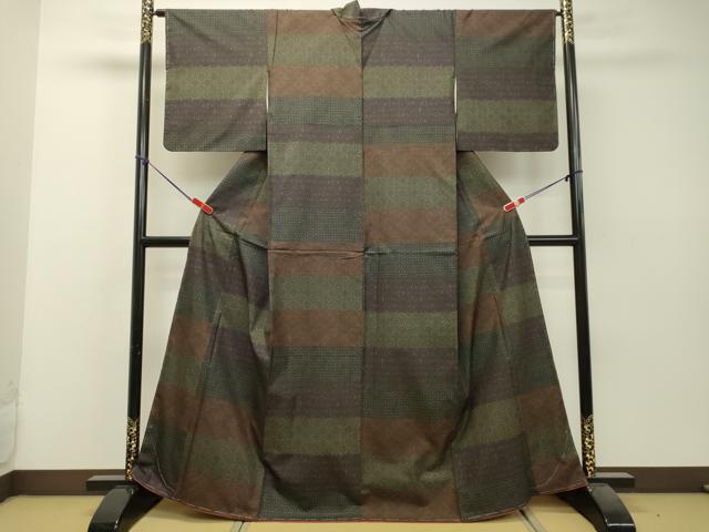 平和屋着物●本場大島紬　泥染め　7マルキ　花菱文　正絹　逸品　AAAV7115zg 平和屋着物○本場大島紬 泥染め 7マルキ 花菱文 正絹 逸品 AAAV7115zg