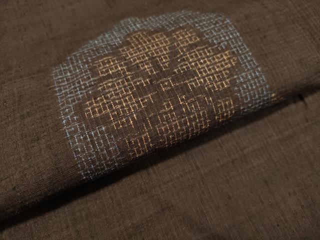 平和屋着物○本場結城紬 重要無形文化財 80亀甲 地空き 飛び亀甲