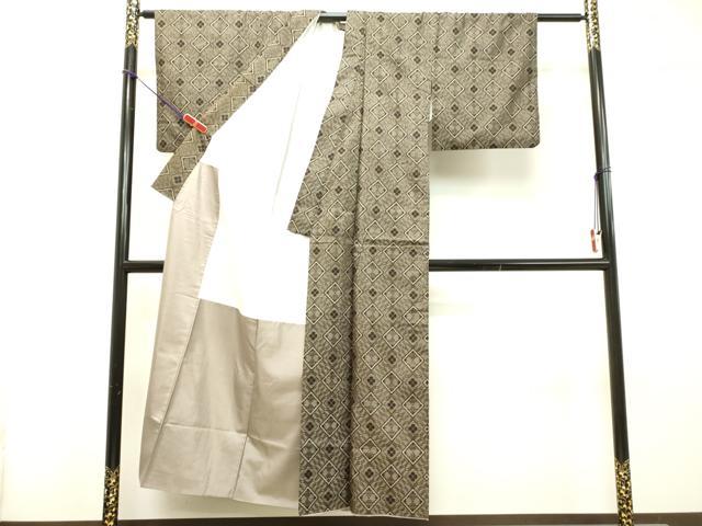 平和屋着物○希少 本場大島紬 龍郷絣 7マルキ 花菱文 正絹 逸品 DAAS2331tw