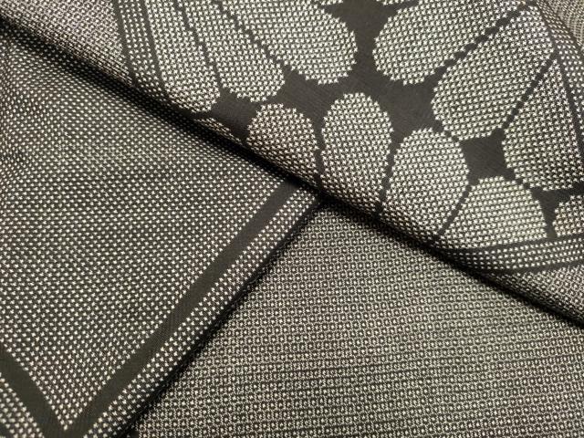 平和屋着物●本場大島紬　7マルキ　150亀甲　花菱文　正絹　逸品　DAAS2349tw