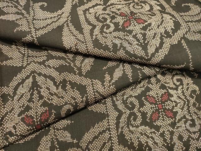 平和屋着物●本場大島紬　7マルキ　正倉院花唐草文　正絹　逸品　未使用　DAAS2411tw