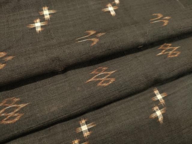 平和屋着物○国指定重要無形文化財 本場久米島紬 手織 飛鳥