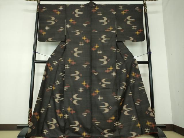 平和屋着物○国指定重要無形文化財 本場久米島紬 手織 十字