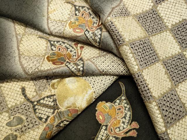 平和屋着物●中国三大刺繍 スワトウ刺繍 汕頭刺繍 訪問着 駒刺繍 兎 ウサギ 暈し染め 黒地 金糸 ロング丈 正絹 逸品 DAAT1302tw