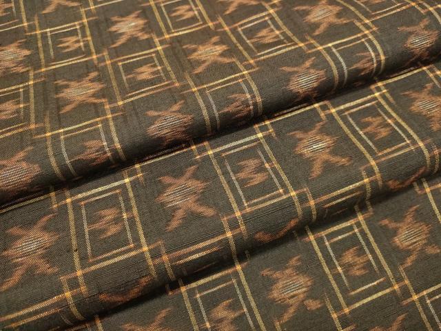 平和屋着物●国指定重要無形文化財　本場久米島紬　手織　絣格子　正絹　逸品　DAAT1382tw