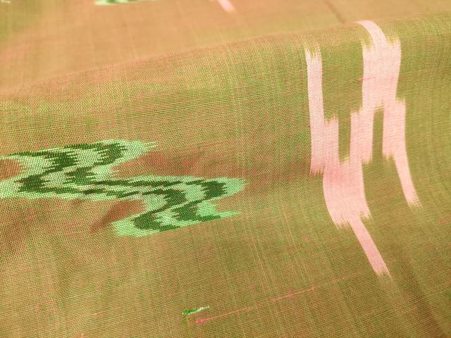 平和屋着物▽上質な紬 単衣 琉球絣文様 正絹 逸品 DAAT9112az