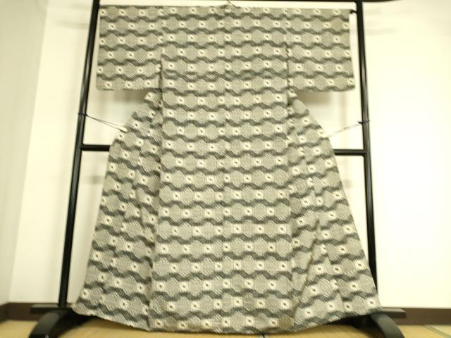 平和屋着物▽上質な紬　単衣　亀甲繋ぎ　正絹　逸品　DAAT9119az 平和屋着物▽上質な紬 単衣 亀甲繋ぎ 正絹 逸品 DAAT9119azの通販はau