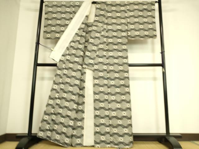 平和屋着物▽上質な紬　単衣　亀甲繋ぎ　正絹　逸品　DAAT9119az 平和屋着物▽上質な紬 単衣 亀甲繋ぎ 正絹 逸品 DAAT9119azの通販はau