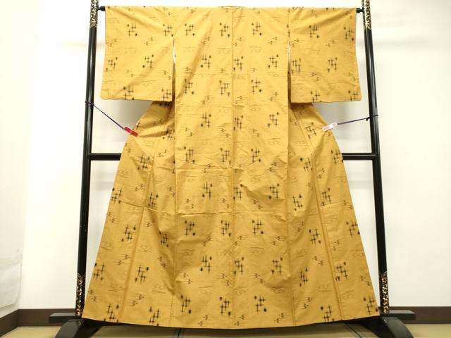 平和屋着物●本場琉球絣　紬　玉蜀黍色　正絹　逸品　DAAU0553tw 平和屋着物○本場琉球絣 紬 玉蜀黍色 正絹 逸品 DAAU0553tw