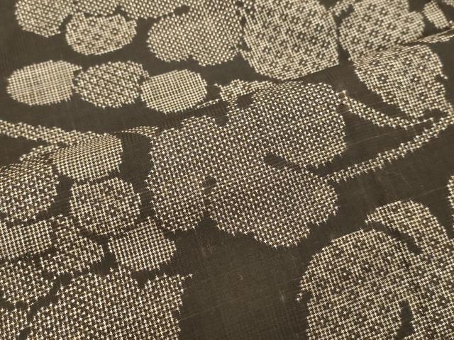 平和屋着物○本場大島紬 7マルキ 葡萄蔦の葉文 正絹 逸品 DAAU0564tw