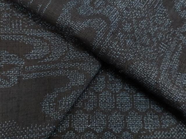 平和屋着物●本場結城紬　重要無形文化財　100亀甲　流水草花文　正絹　逸品　DAAU0843tw