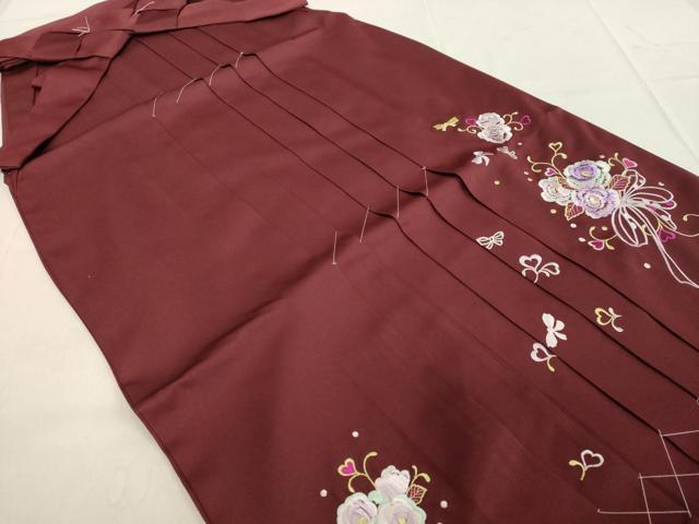 平和屋着物●女性　行灯袴　総刺繍　草花文　バーガンディー色　金銀糸　卒業式　洗える着物　未使用　DAAU0951tw