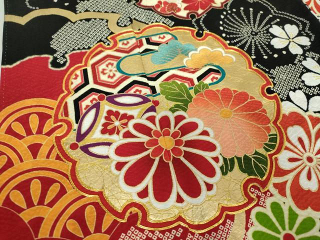 平和屋着物○豪華振袖 駒刺繍 雪輪吉祥花文 黒地 金彩 正絹 逸品