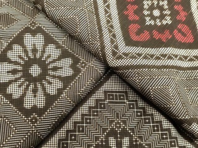 平和屋着物●本場大島紬　龍郷絣　花菱文　正絹　逸品　未使用　DAAV1405tw